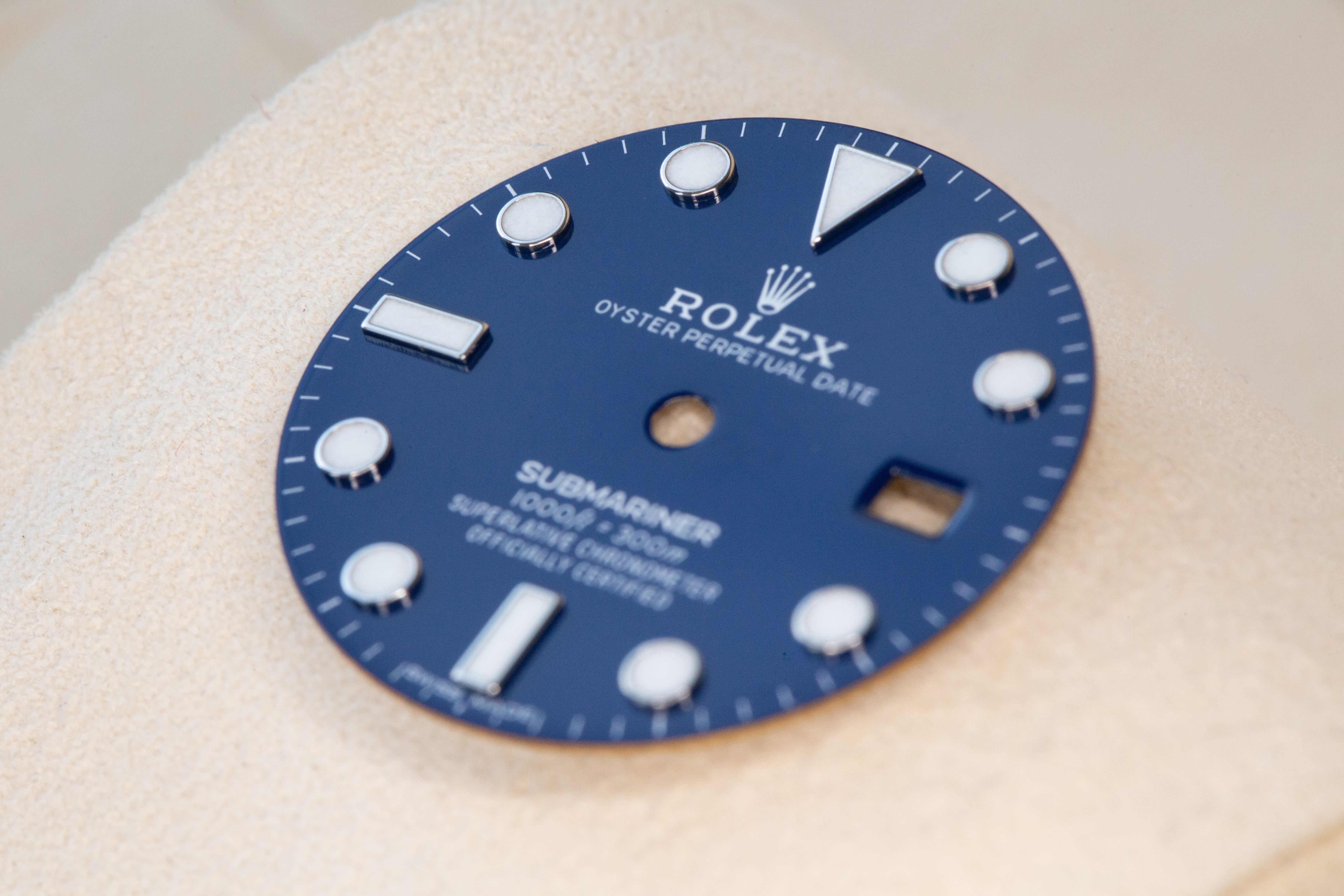 Rolex Submariner "Smurf" Blue Dial - Sunburst Blue Finish, White Gold Markers - Image 3