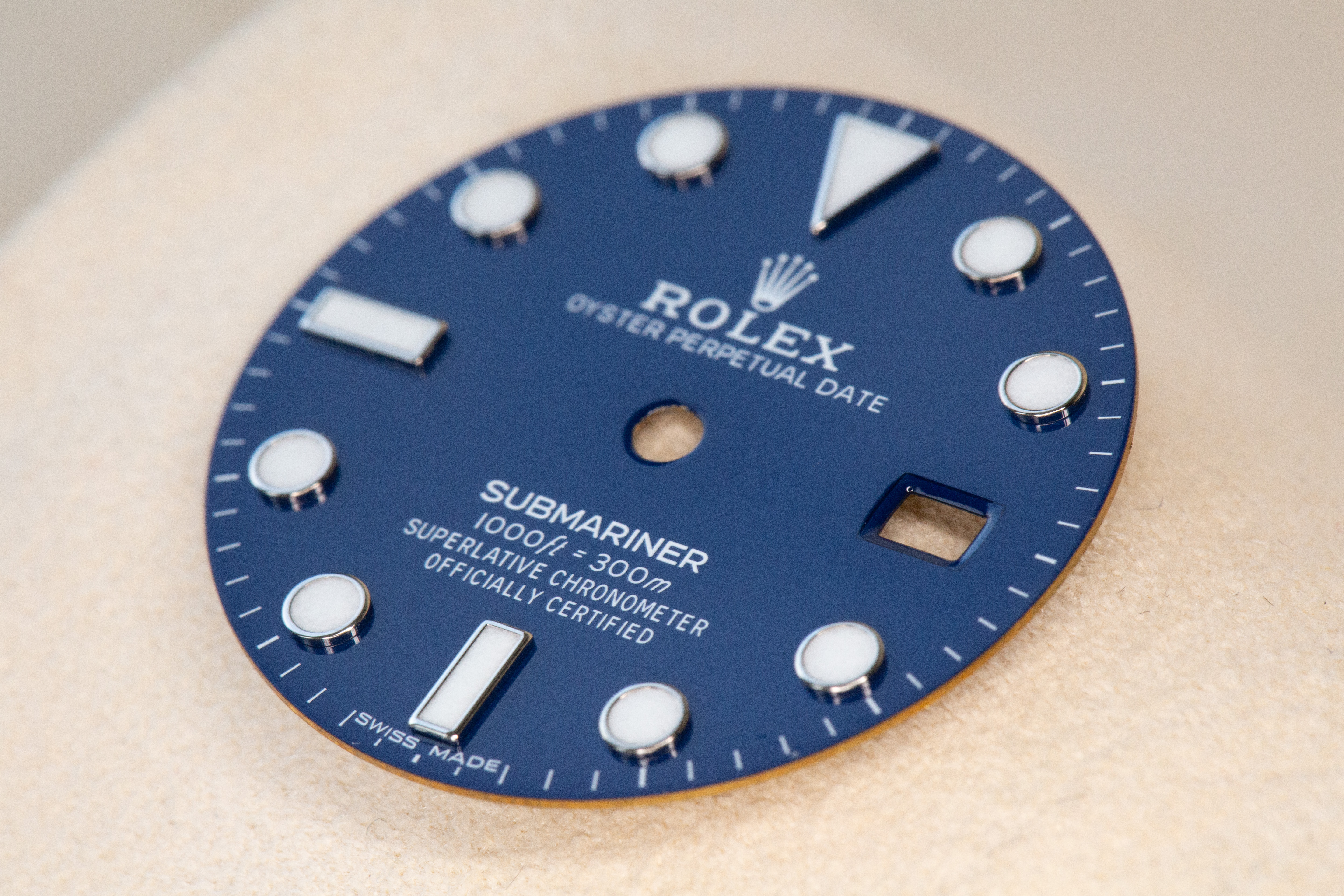 Rolex Submariner "Smurf" Blue Dial - Sunburst Blue Finish, White Gold Markers - Image 4