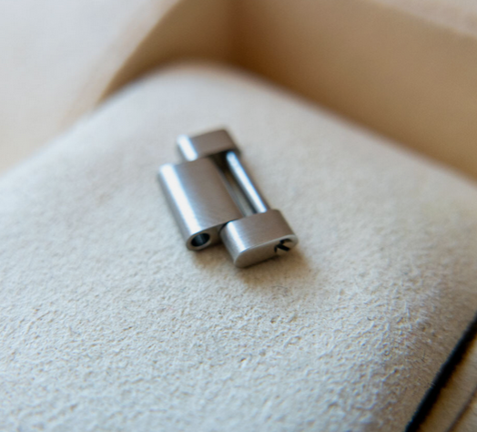 Genuine Rolex Oyster Perpetual Half Link - 126000 - Image 2