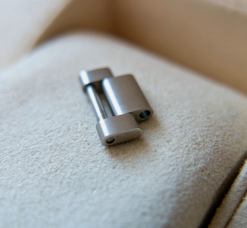 Genuine Rolex Oyster Perpetual Half Link - 126000 - Image 4