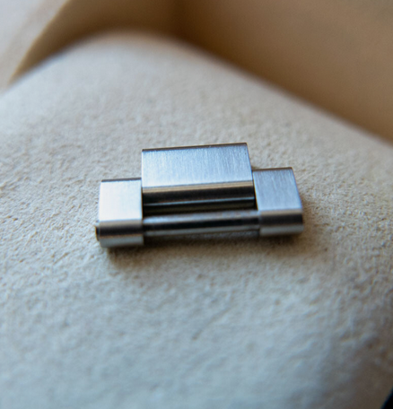 Genuine Rolex Oyster Perpetual Half Link - 126000 - Image 5